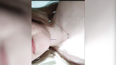 【极品童颜巨乳】顶级美少女『MIKO』重金定制首次啪啪啪最新私拍 被强行插入口交 最新一对一真实感很强很反差 (2)